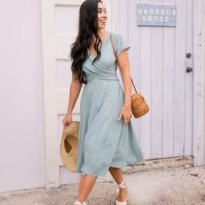 NWT Gal Meets Glam Seraphina Crisscross Fern Dress